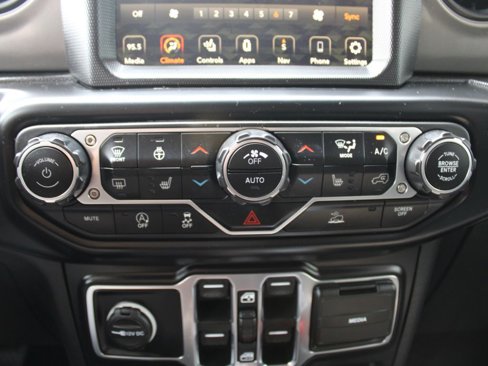 Certified 2022 Jeep Wrangler Unlimited Sport w/ Sun And Sound Package image 16