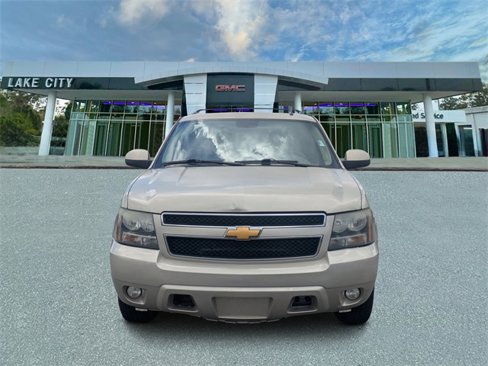 Used 2014 Chevrolet Suburban LT image 8
