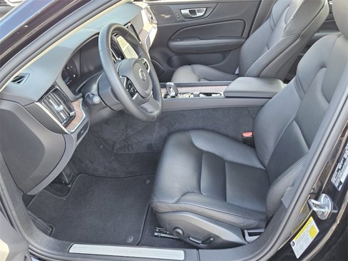 Used 2025 Volvo S60 B5 Plus image 3