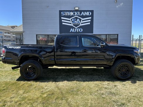 Used 2016 Toyota Tacoma TRD Sport image 4