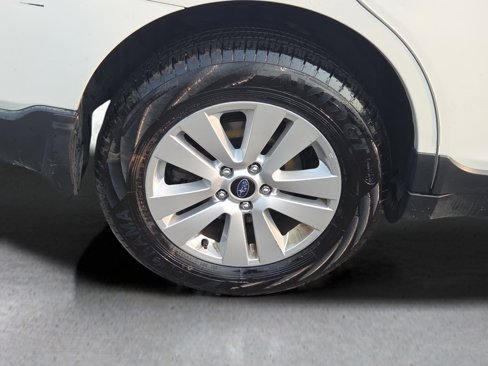 Used 2019 Subaru Outback 2.5i Premium image 25