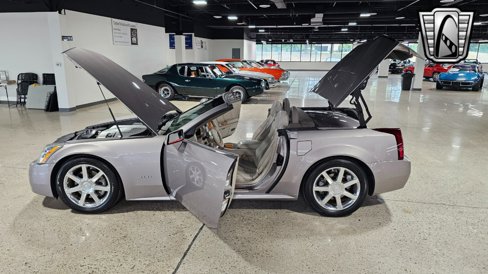 Used 2004 Cadillac XLR image 17