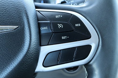 Used 2022 Chrysler Voyager LX image 14