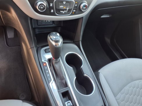 Used 2020 Chevrolet Equinox LS image 24