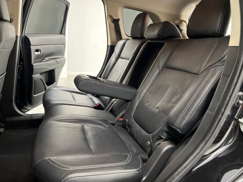 Used 2020 Mitsubishi Outlander SE image 13