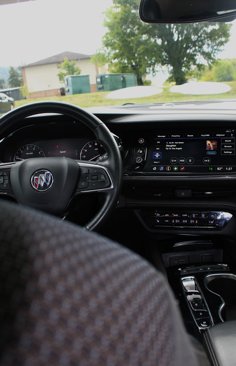 Used 2022 Buick Envision Preferred image 20