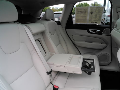 Used 2021 Volvo XC60 T8 Inscription w/ Advanced Package image 23