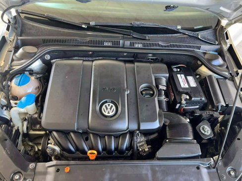 Used 2011 Volkswagen Jetta SE image 24