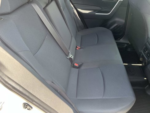 Used 2019 Toyota RAV4 LE image 28