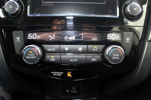 Used 2020 Nissan Rogue SV image 26