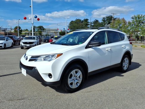 Used 2015 Toyota RAV4 LE image 1