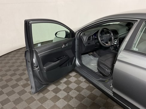 Used 2019 Hyundai Elantra SE w/ Cargo Package image 16