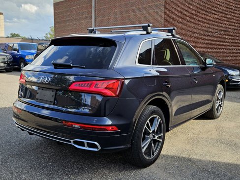 Used 2020 Audi Q5 e Premium w/ Convenience Package image 2