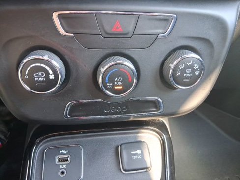 Used 2018 Jeep Compass Altitude image 25