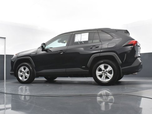 Used 2020 Toyota RAV4 XLE image 26