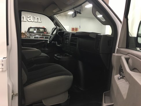Used 2023 Chevrolet Express 2500 w/ Driver Convenience Package image 15