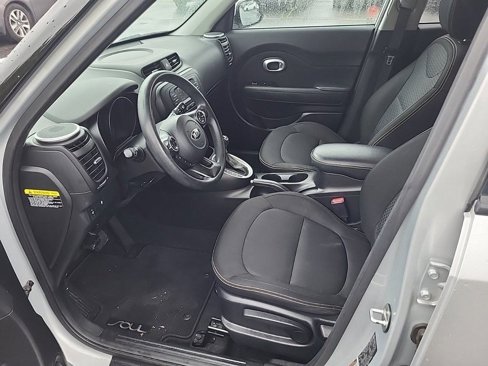 Used 2016 Kia Soul + image 5