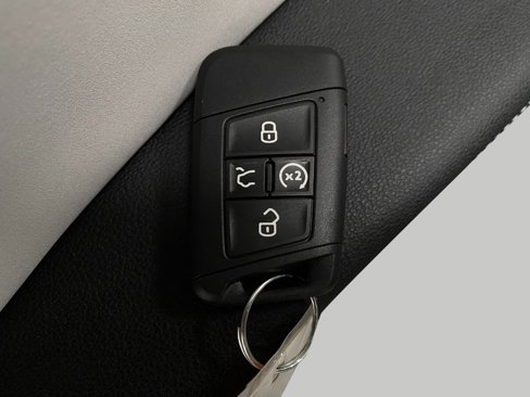 New 2025 Volkswagen Taos SE image 27