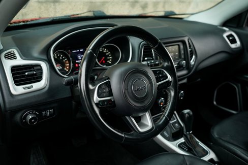 Used 2018 Jeep Compass Latitude image 18