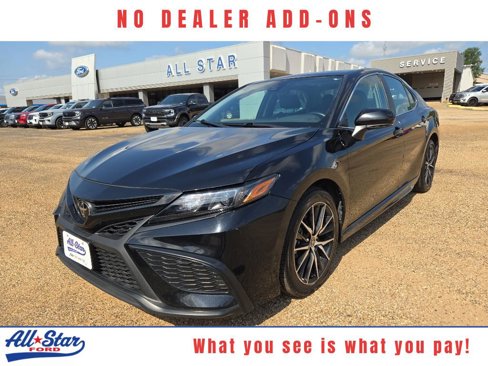 Used 2024 Toyota Camry SE image 1