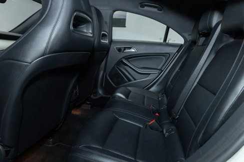 Used 2014 Mercedes-Benz CLA 250 image 24