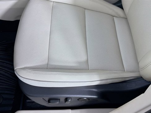Used 2021 Buick Envision Essence w/ Technology Package I image 18
