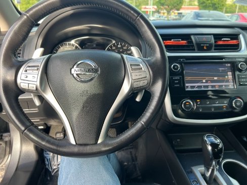 Used 2018 Nissan Altima 2.5 SR w/ SR Midnight Edition image 5