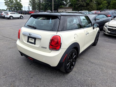 Used 2015 MINI Cooper 2-Door Hardtop image 11
