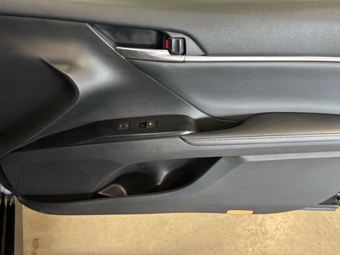 Certified 2020 Toyota Camry XLE image 38