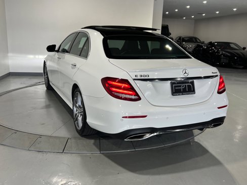 Used 2017 Mercedes-Benz E 300 4MATIC image 6