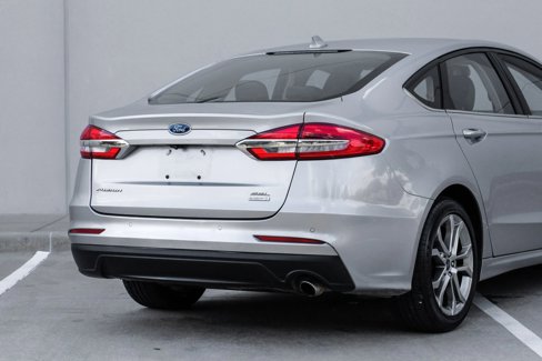 Used 2020 Ford Fusion SEL image 4