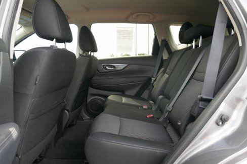 Used 2020 Nissan Rogue SV image 17