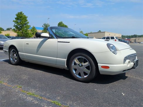 Used 2002 Ford Thunderbird image 2