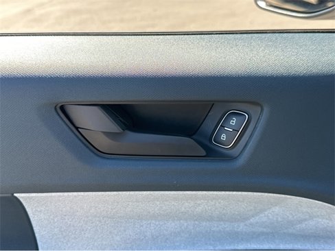 New 2025 Ford Maverick XLT image 38
