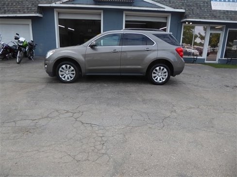 Used 2010 Chevrolet Equinox LT image 2