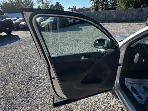 Used 2013 Volkswagen Tiguan S image 24