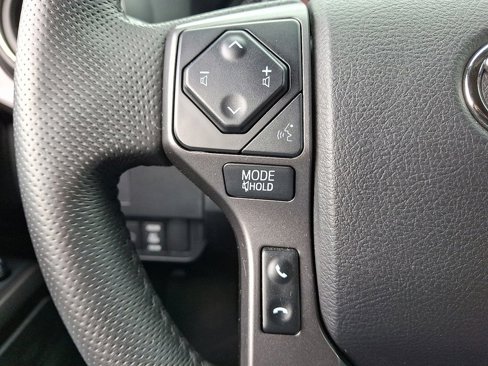 Used 2021 Toyota Tacoma TRD Off-Road image 20