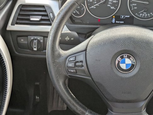 Used 2015 BMW 320i Sedan image 22