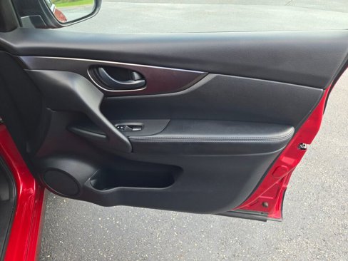 Used 2018 Nissan Rogue Sport S image 5
