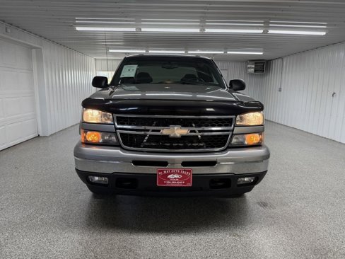 Used 2007 Chevrolet Silverado 1500 LT w/ Extended Cab Value Package image 2