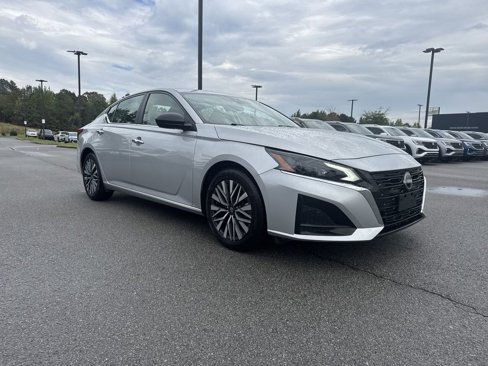 Used 2024 Nissan Altima 2.5 SV image 4
