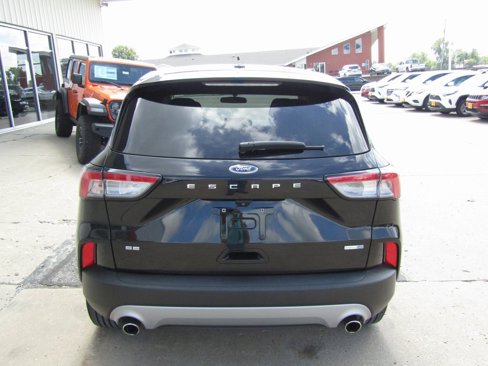 Used 2020 Ford Escape SE image 4