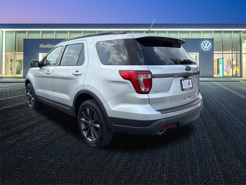 Used 2018 Ford Explorer XLT w/ Equipment Group 202A image 6