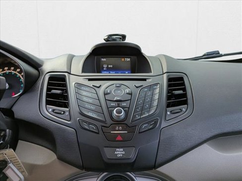 Used 2018 Ford Fiesta SE image 14