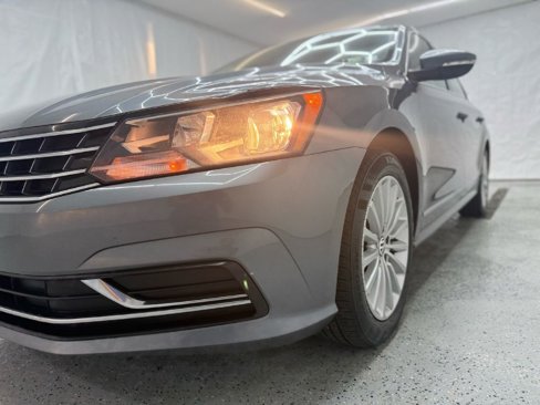 Used 2017 Volkswagen Passat 1.8T SE image 38
