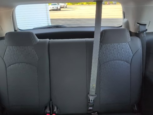 Used 2016 GMC Acadia SLE image 34