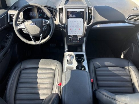 Used 2022 Ford Edge SEL w/ Convenience Package image 11