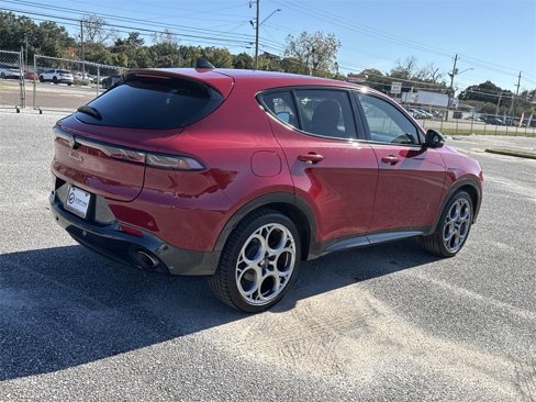 New 2024 Alfa Romeo Tonale Veloce image 8