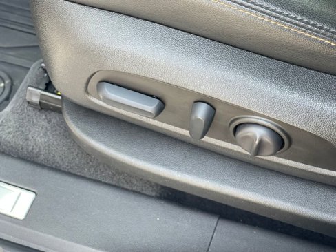 Used 2022 Chevrolet Equinox Premier w/ LPO, Floor Liner Package image 11