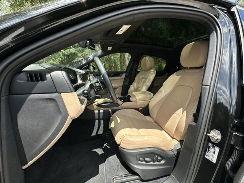 Certified 2024 Porsche Cayenne Coupe image 13